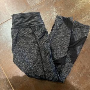 Grey/black capri leggings